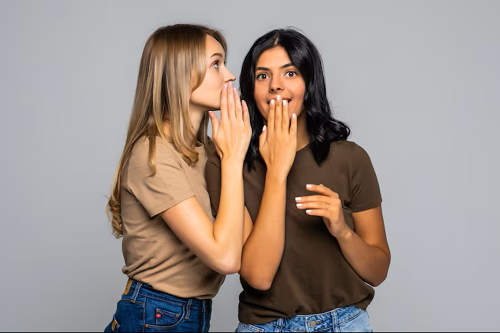 A fofoca que nos une e nos distrai