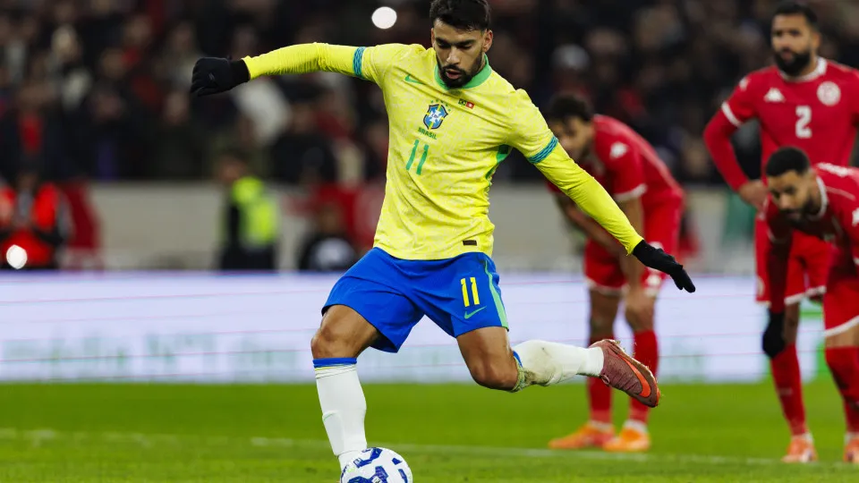 Ancelotti mandou Paquetá cobrar pênalti para ‘tirar pressão de Estêvão’