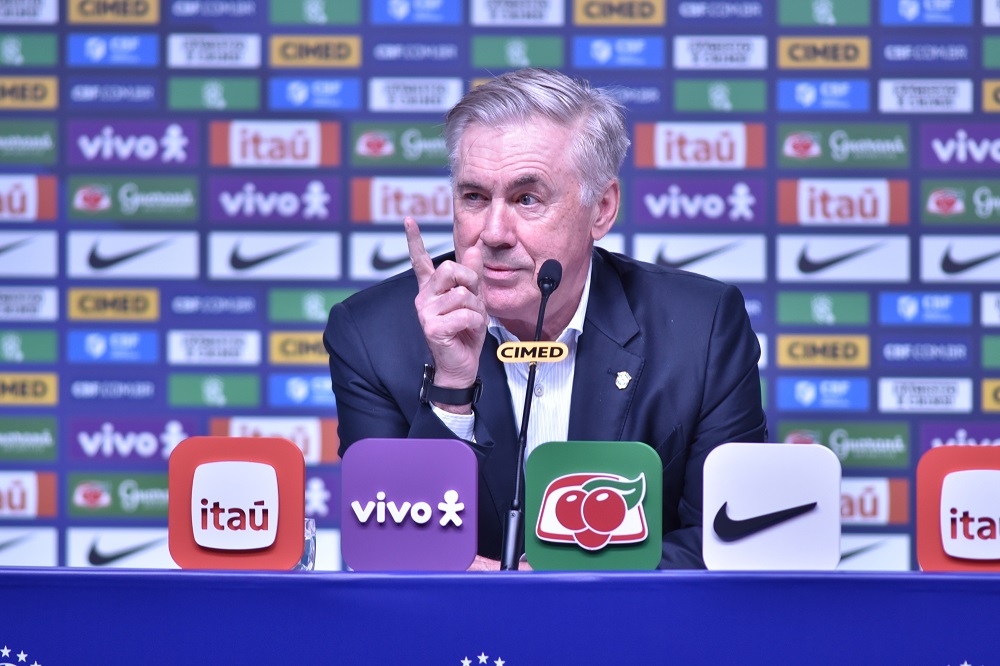 Ancelotti sinaliza que pode ficar na seleção até depois da Copa