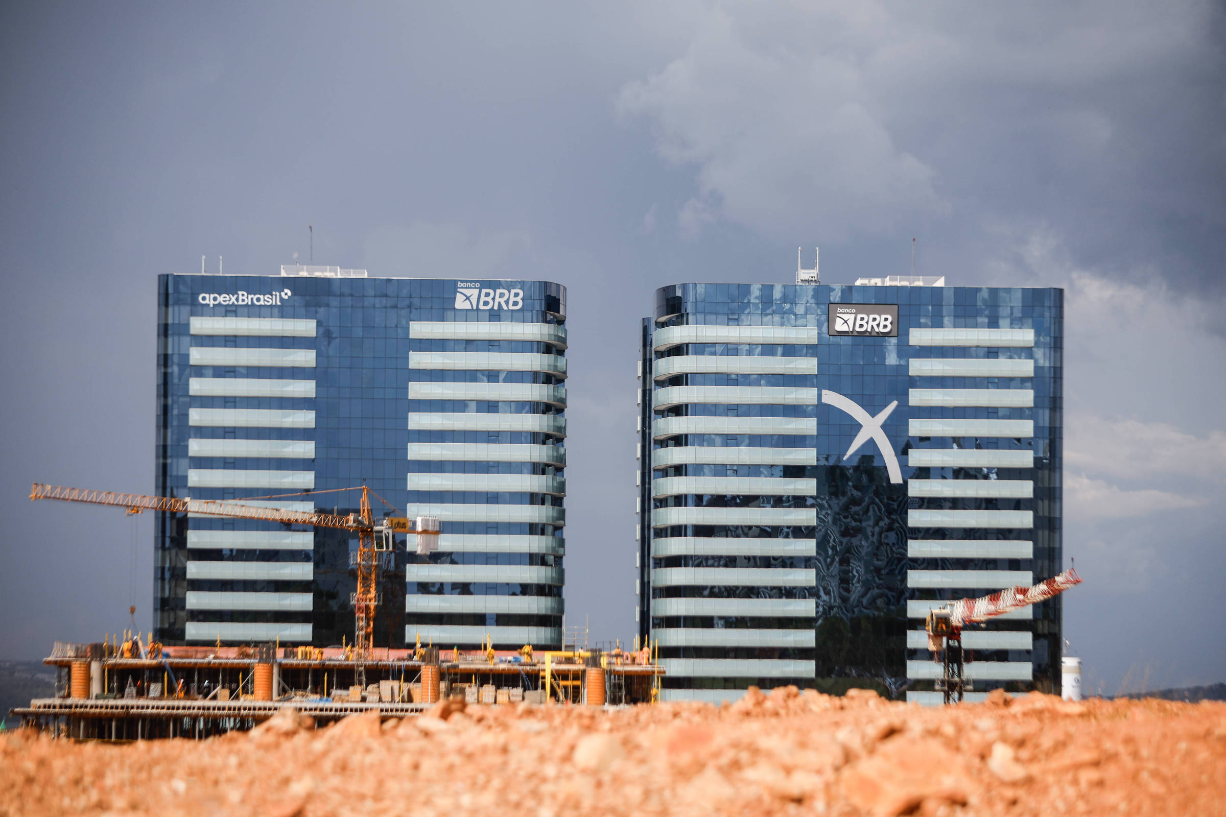 BRB tira contratos do ar após reportagem da Folha – 05/11/2025 – Mercado