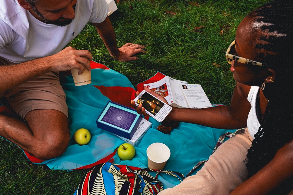 Black Friday do coração: Novembro é a nova alta estação do amor nos aplicativos de namoro