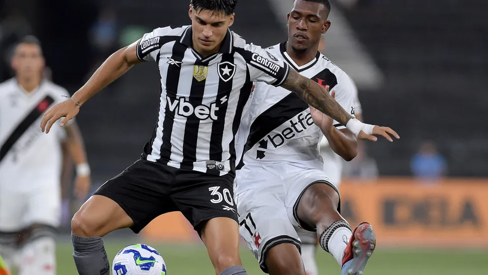 Botafogo vence duelo pelo G7 e deixa Vasco mais longe da Libertadores