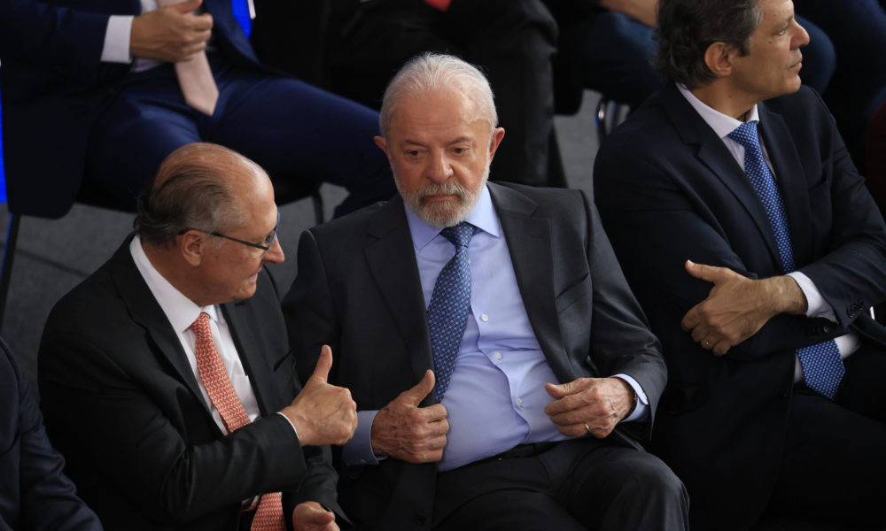 Brasil deu ‘lição de democracia’ ao prender Bolsonaro, diz Lula: ‘Julgamento primoroso’