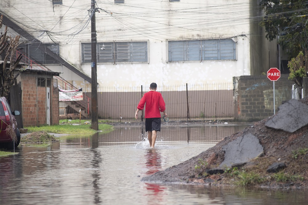 Chuvas deixam mais de 100 desalojados em SC