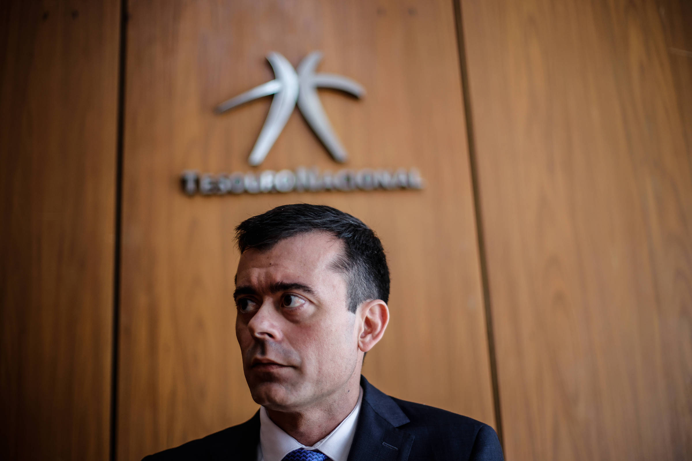 Contas públicas têm superávit de R$ 36,5 bilhões em outubro – 26/11/2025 – Mercado