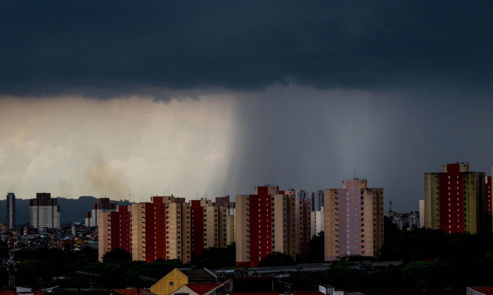 Defesa Civil emite alerta para tempestades e risco de deslizamentos em São Paulo