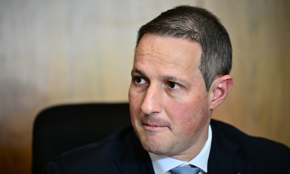 Derrite diz que houve negligência do PT e PSDB no combate ao crime organizado