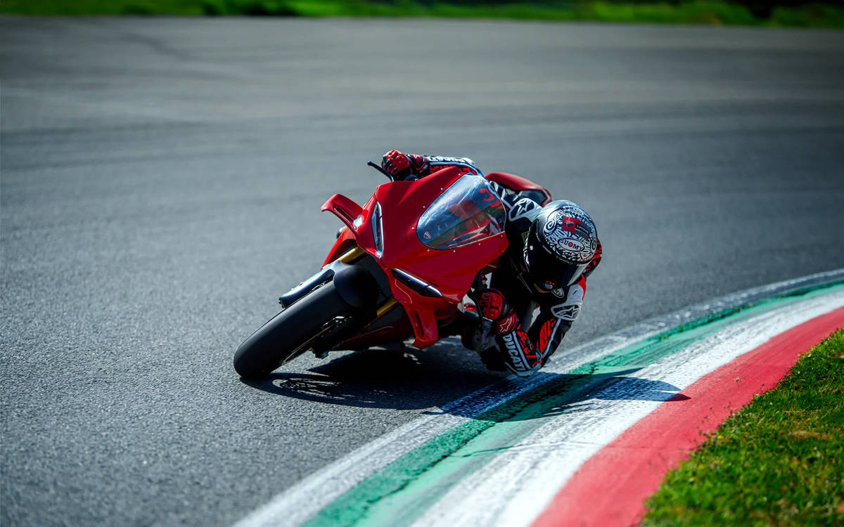 Ducati Panigale chega à sétima geração e retorna ao Brasil – 17/11/2025 – Mercado