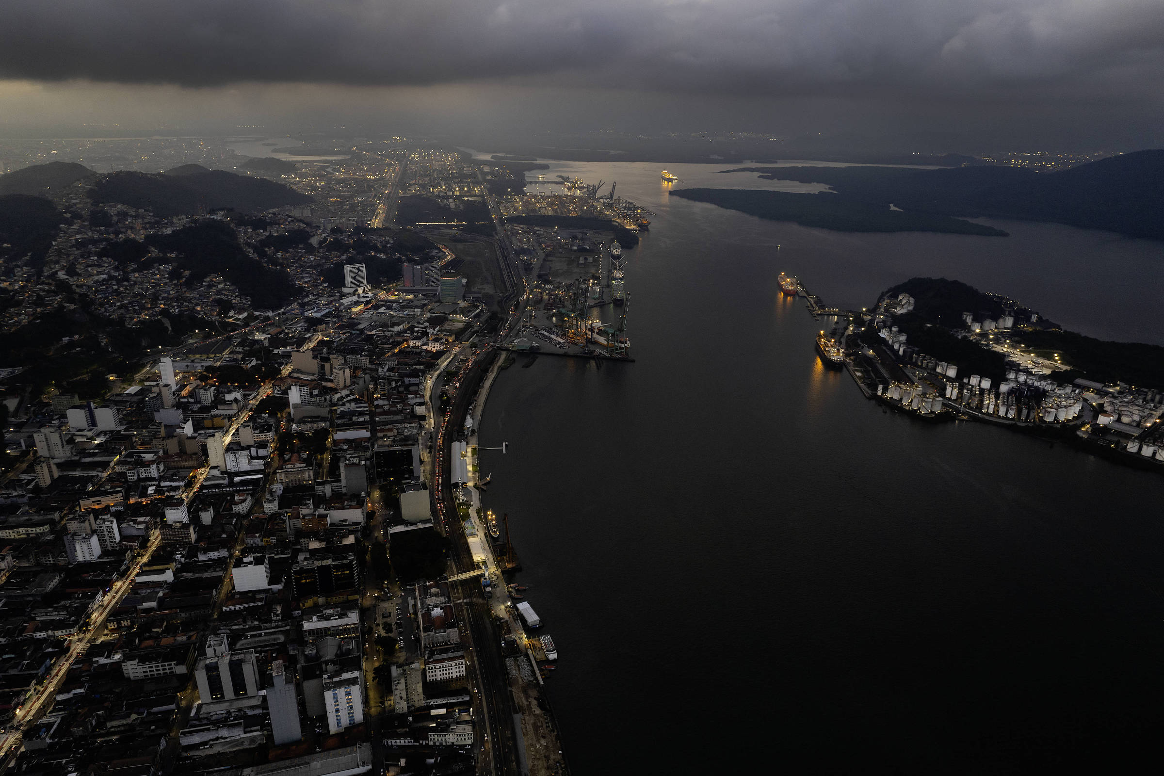 ‘Estou aquém do prazo’, diz Anastasia sobre megaterminal – 17/11/2025 – Mercado