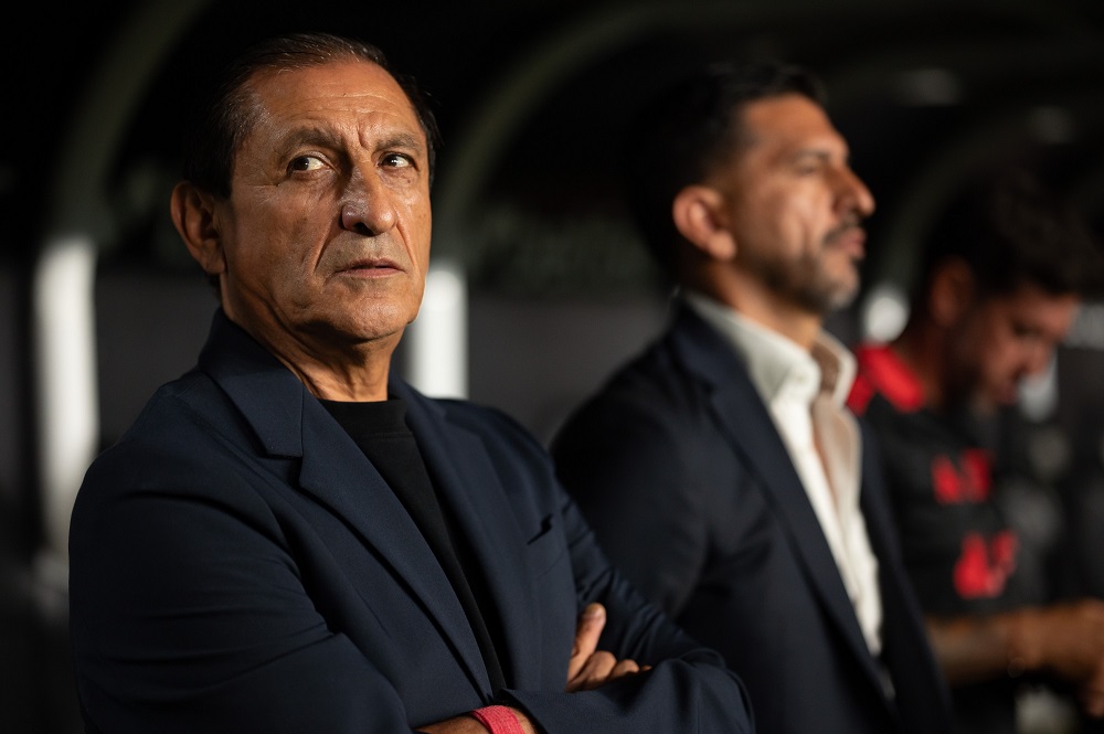 Inter demite Ramón Díaz após goleada e retorna à zona de rebaixamento