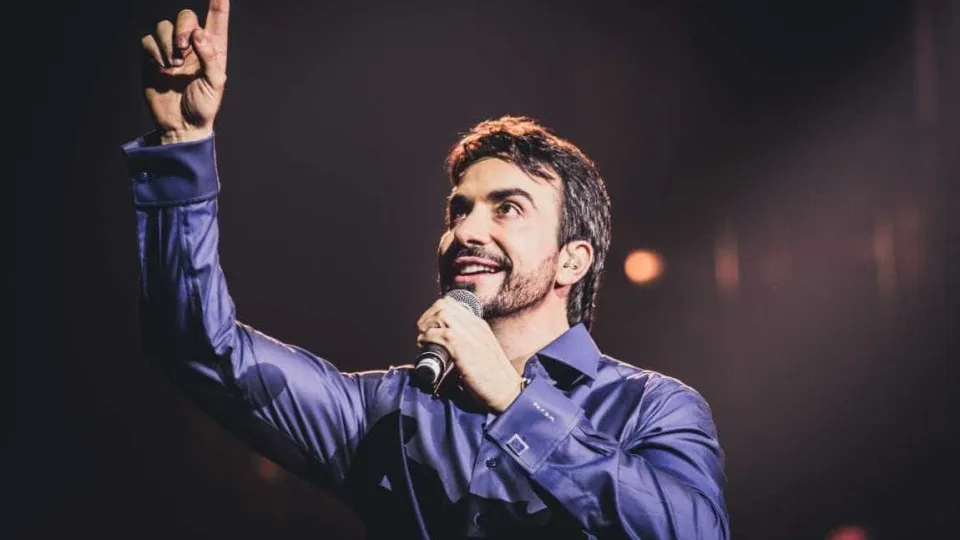 Jornalista dispara sobre Fábio de Melo e afirma: “Nada nele é real”