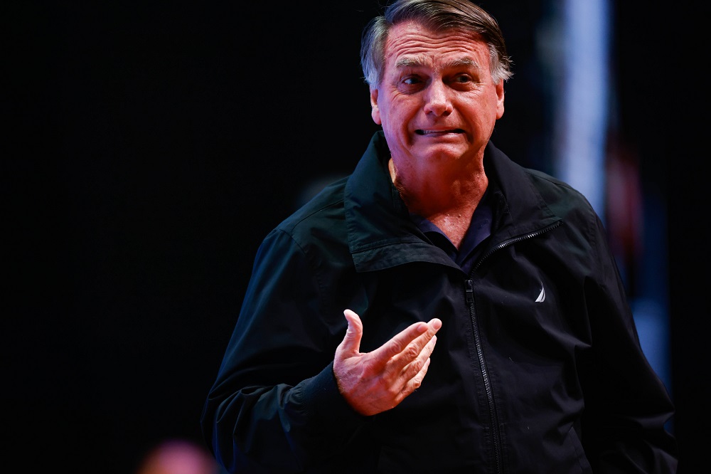 Moraes cancela todas autorizações de visitas concedidas a Bolsonaro