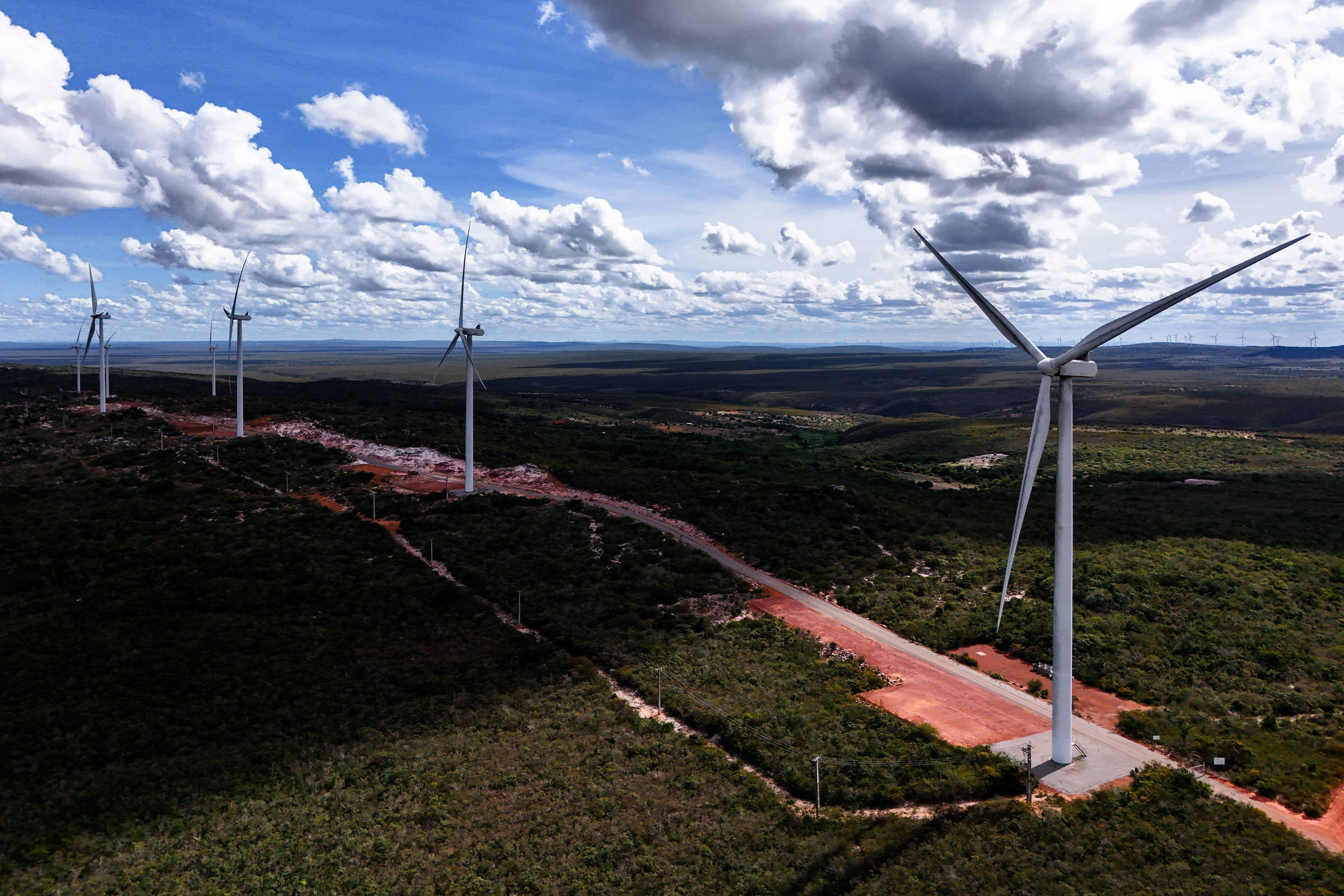 Mulheres negras ocupam 7% dos empregos em energia limpa – 17/11/2025 – Painel S.A.