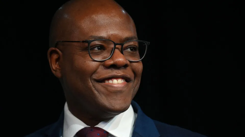 PF indicia ex-ministro Silvio Almeida por importunação sexual