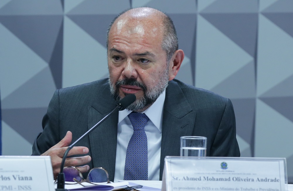 Quem é josé Carlos Oliveira, ex-presidente do INSS que foi ministro de Bolsonaro e é alvo da PF