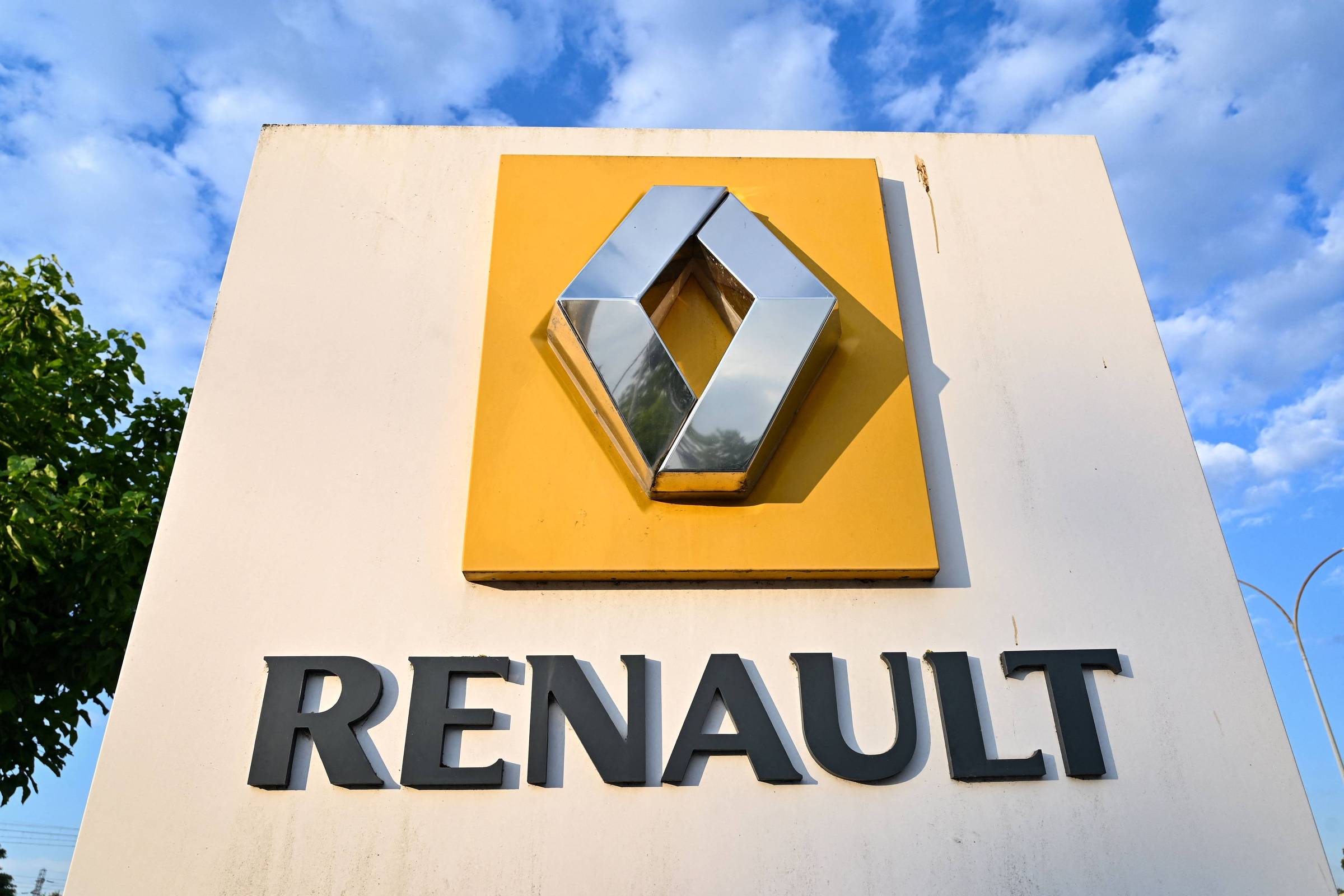 Renault e Geely anunciam investimento de R$ 3,8 bi no PR – 18/11/2025 – Mercado