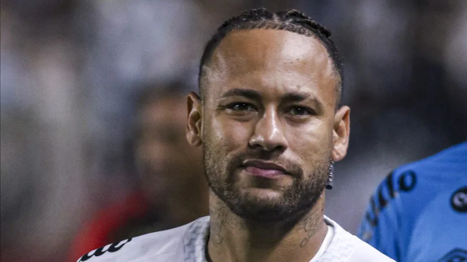 Santos vence Sport em noite mágica de Neymar, sai do Z4 e ultrapassa Inter