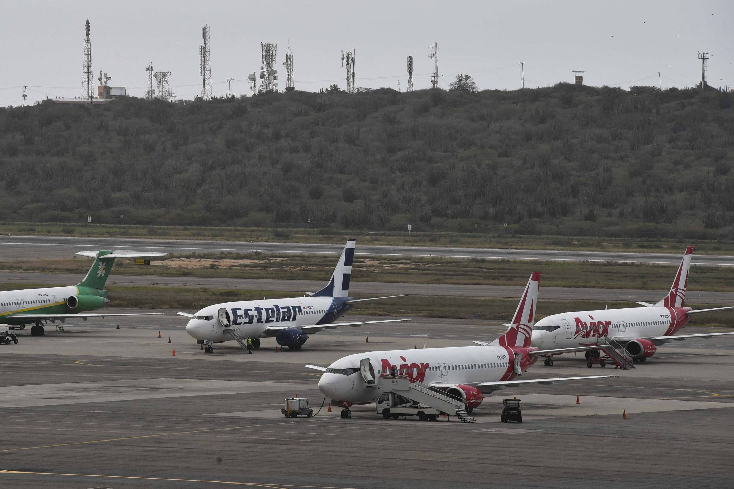 Venezuela: Seis aéreas cancelam voos para o país – 24/11/2025 – Mercado