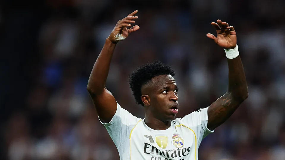 Vinícius Júnior reage a Xabi Alonso e gera crise interna no Real Madrid