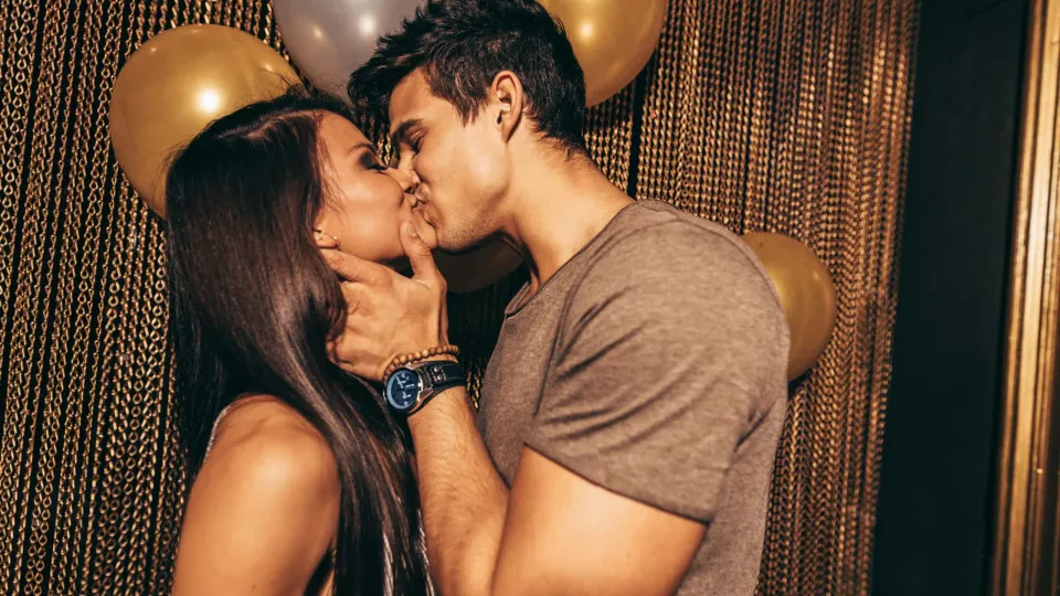 5 curiosidades sobre como o beijo pode influenciar o bem-estar emocional