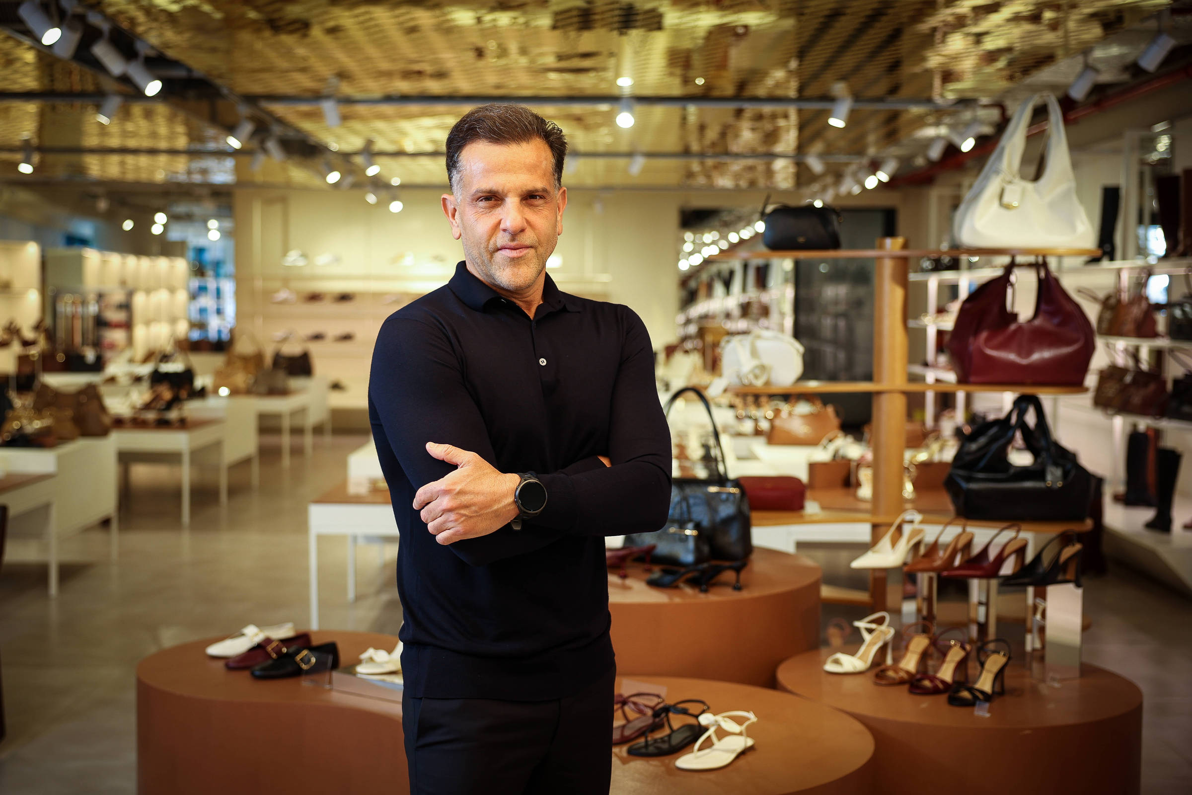 Alexandre Birman, do Azzas 2154, precisa costurar fusão – 06/12/2025 – Mercado