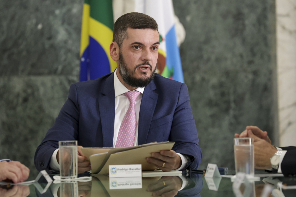 Alexandre de Moraes manda soltar Rodrigo Bacellar