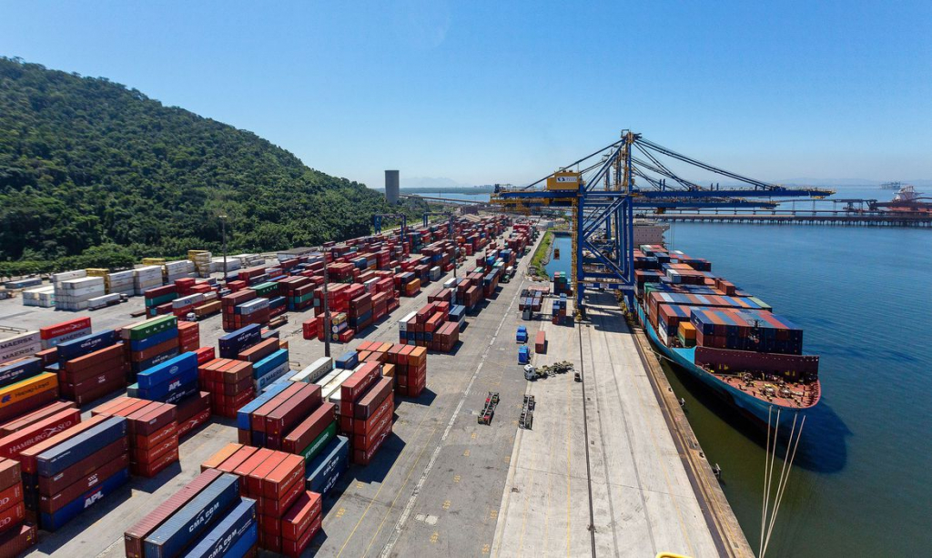Apesar de tarifaço, exportações crescem 3,3% no 3º trimestre