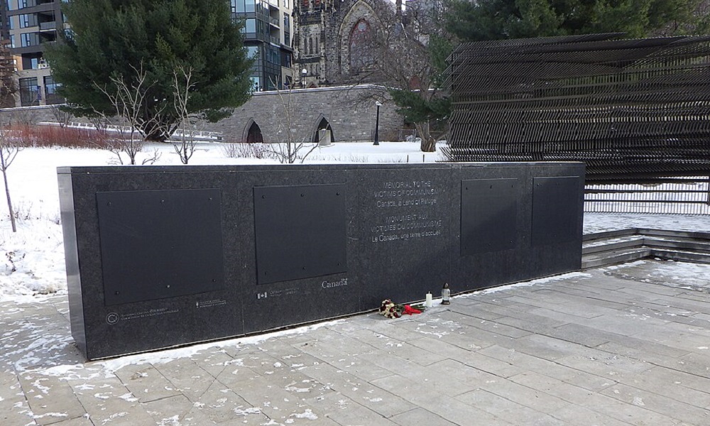 Canadá desiste de homenagear vítimas do comunismo por ligação com o nazismo