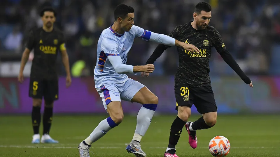 Cristiano Ronaldo quer encerrar a carreira ao lado de Messi, diz jornal