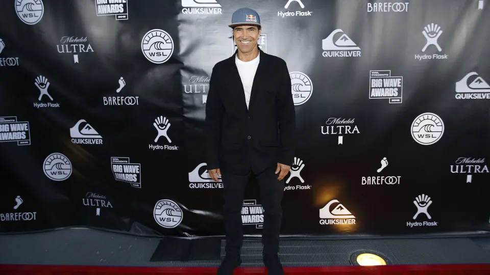 Derrubado por onda gigante, Carlos Burle diz ter ativado ‘modo sobrevivência’