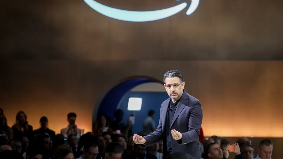 Executivo da Amazon prevê ‘morte’ dos celulares e aplicativos