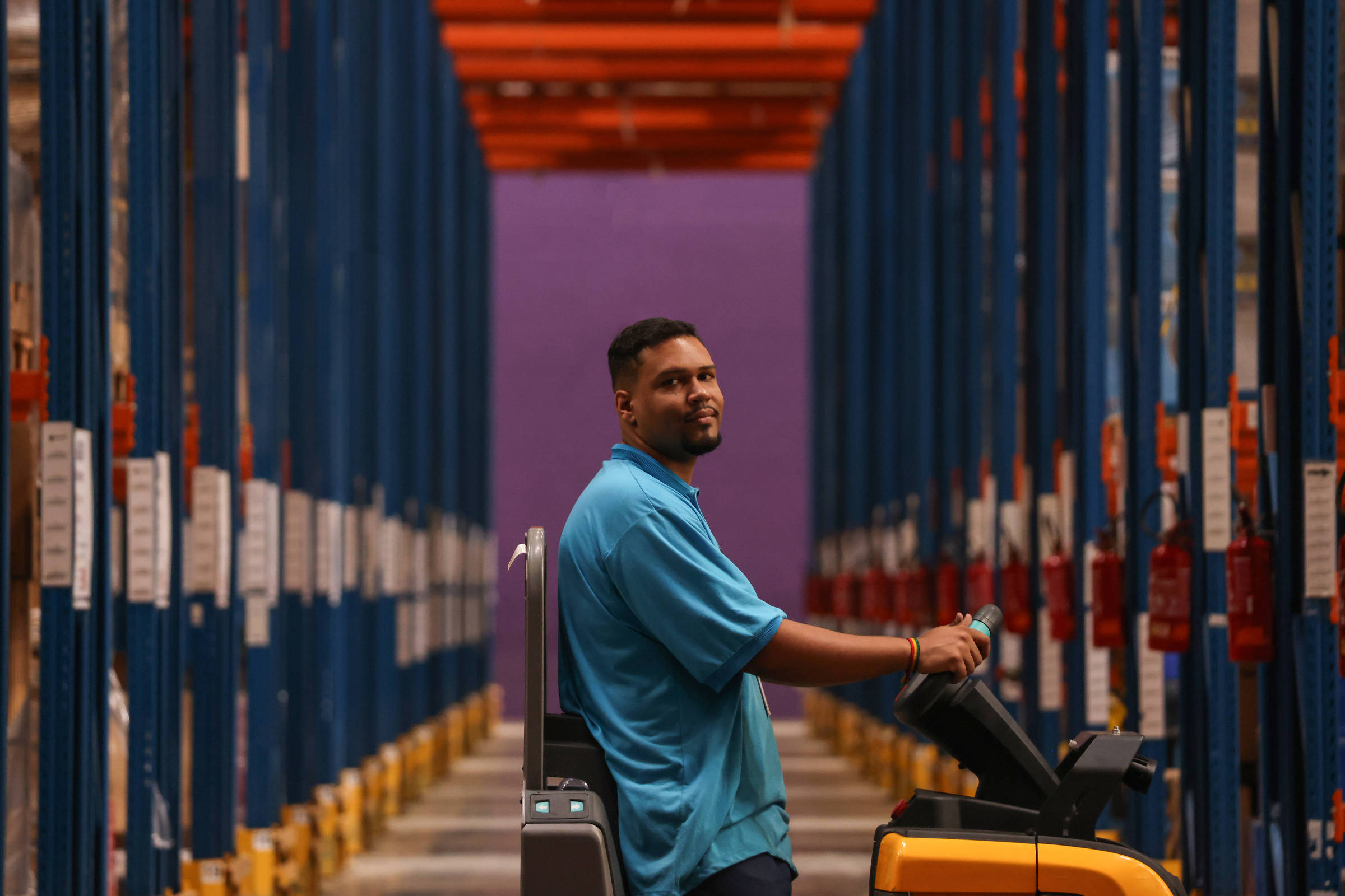 Faltam temporários para trabalhar no varejo no Natal – 06/12/2025 – Mercado