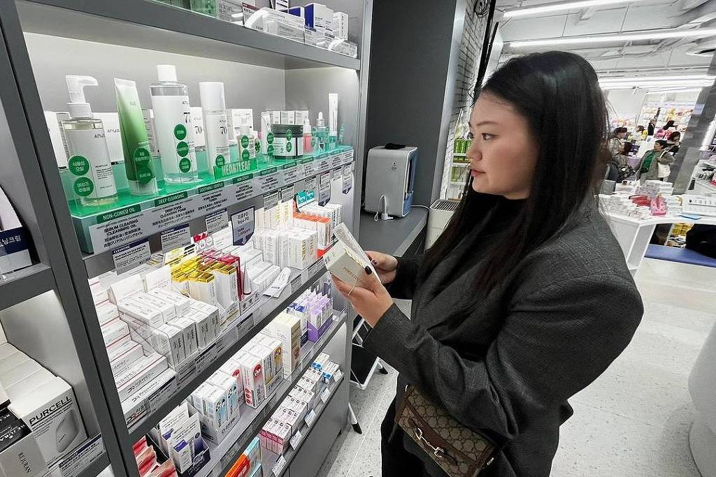 Farmácias brasileiras querem importar modelo sul-coreano – 01/12/2025 – Painel S.A.