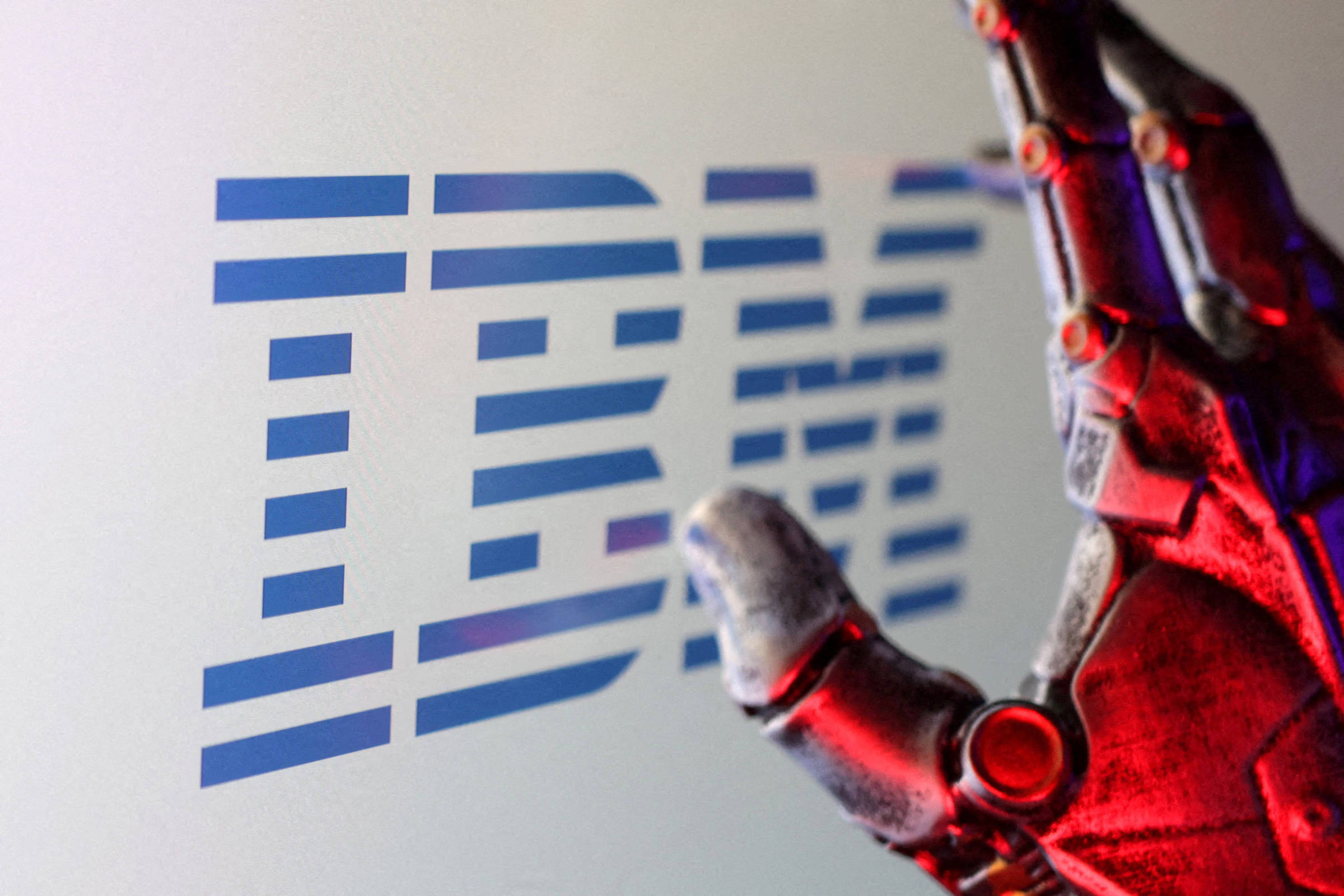 IA: IBM anuncia compra de empresa por US$ 11 bilhões – 08/12/2025 – Tec