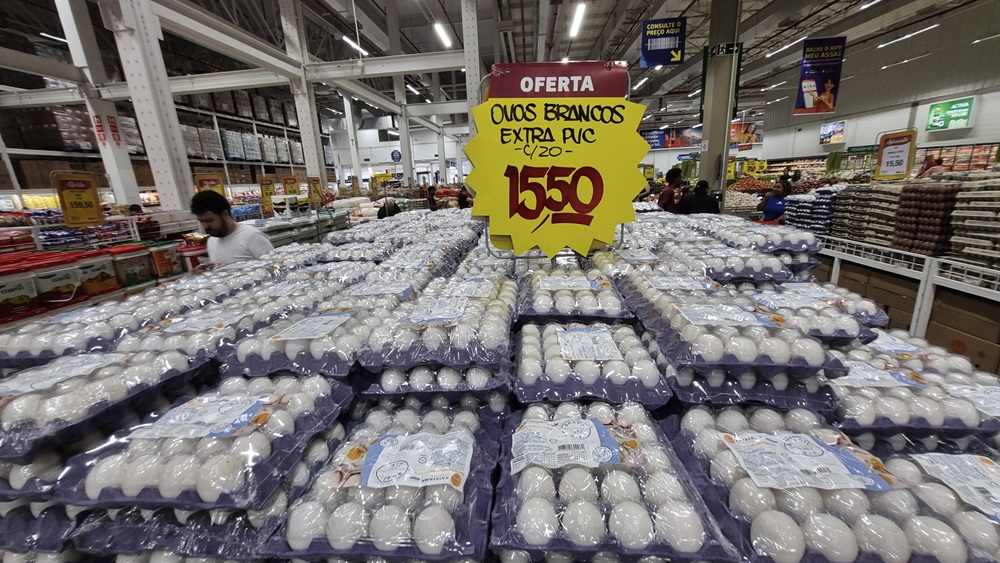 Inflação acelera para 0,18% em novembro impulsionado por energia e despesas pessoais