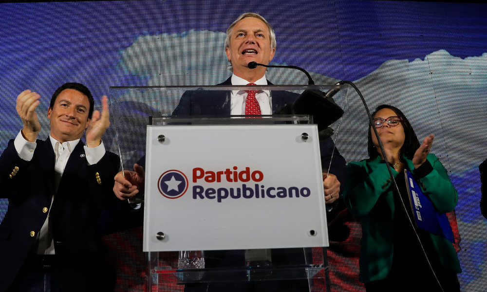 José Antonio Kast, candidato ultradireitista, é eleito presidente no Chile