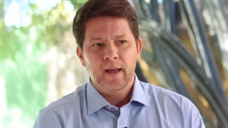 Mario Frias direcionou verba pública a produtora de filme sobre Jair Bolsonaro