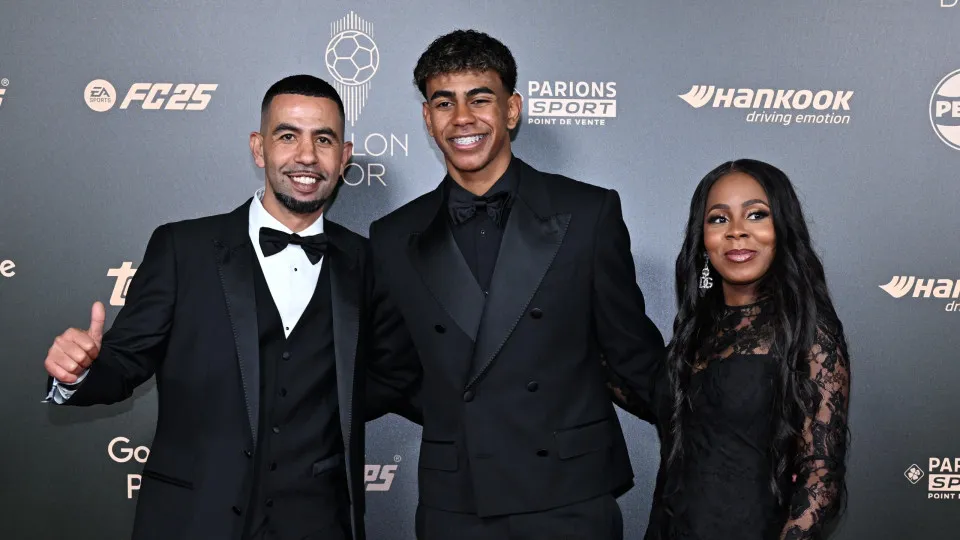 Pai de Lamine Yamal volta a ser polêmico e é expulso do Betis-Barcelona