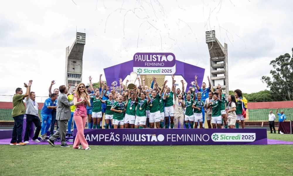 Palmeiras perde para Corinthians, mas segura vantagem do 1ª jogo e é campeão do Paulistão Feminino