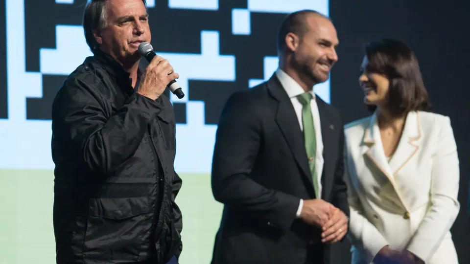 Rachas no PL e na família Bolsonaro extrapolam aliança com Ciro Gomes e se estendem a outros estados