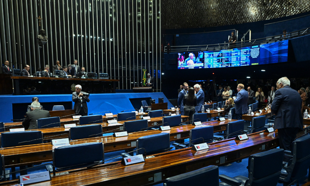 Senado empurra projeto de legalização do jogo do bicho para 2026