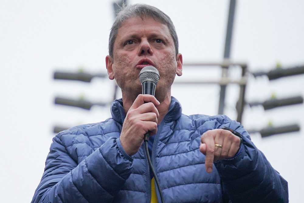 Tarcísio bate na tecla da recessão econômica: ‘Brasil enfrenta crise fiscal contratada’