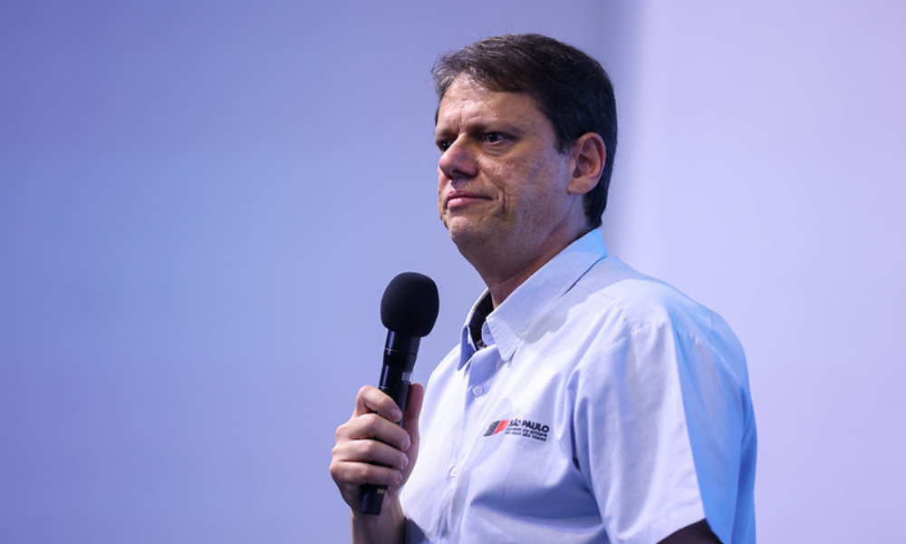 Tarcísio é favorito à reeleição em São Paulo, diz pesquisa 