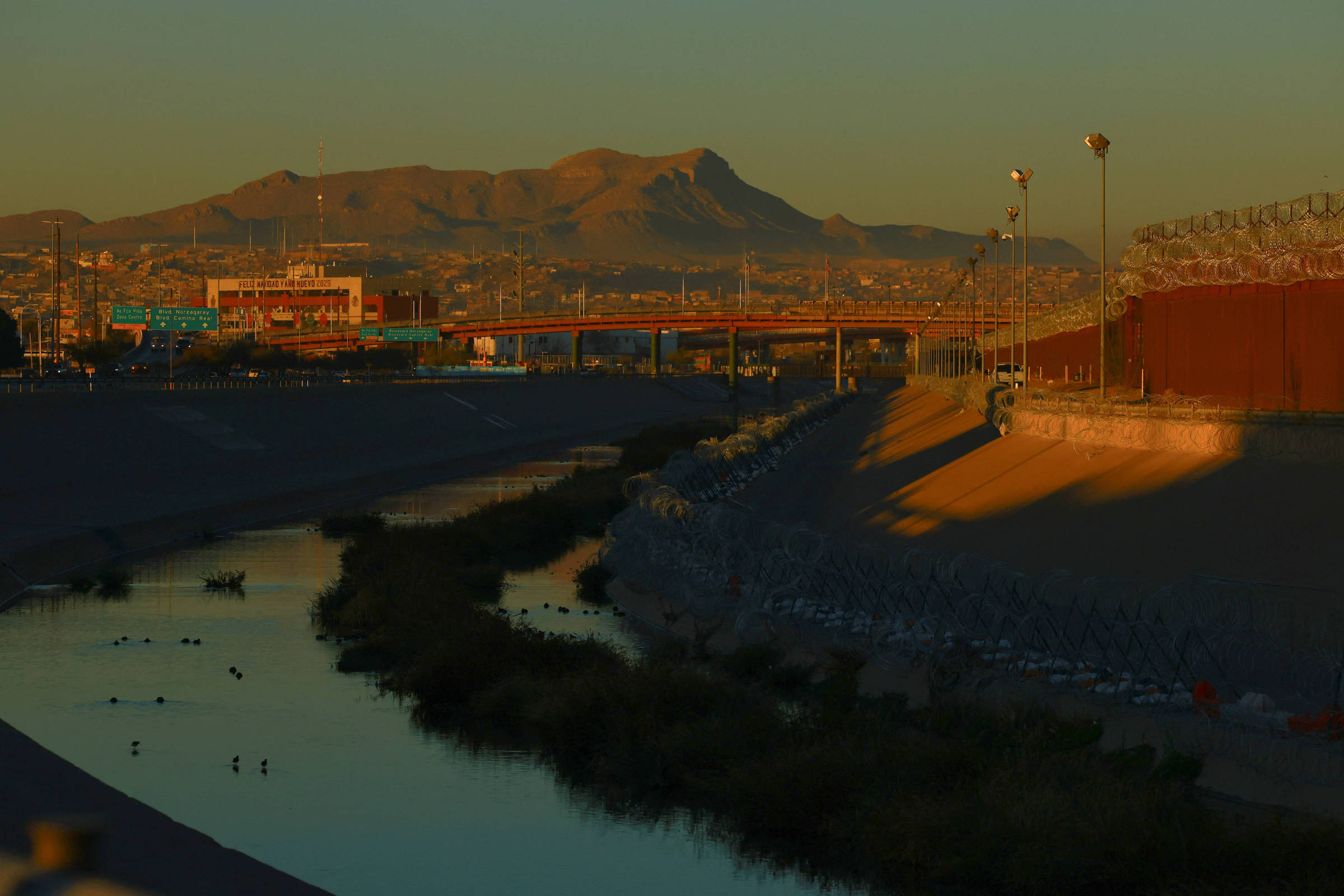 Tarifas de Trump: EUA ameaçam taxas por causa de água – 09/12/2025 – Mercado