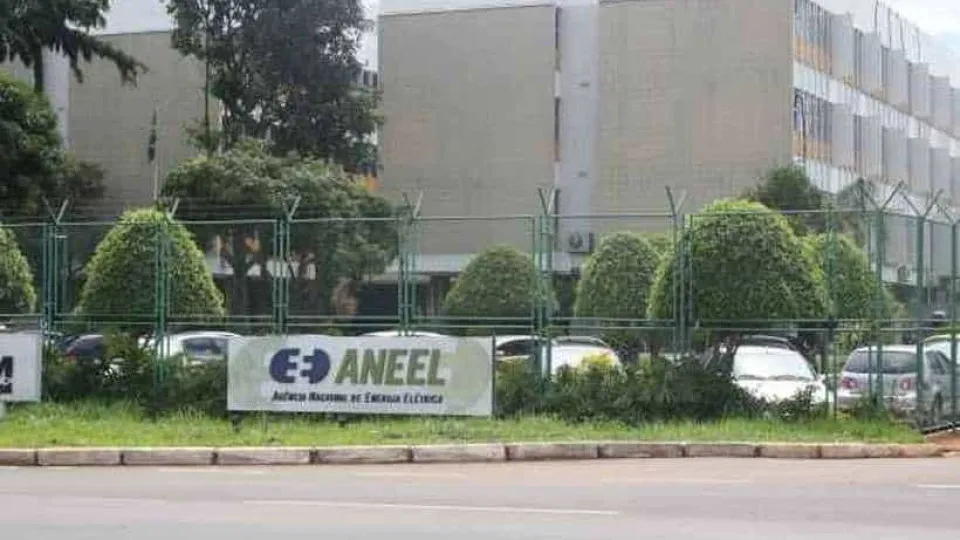 Aneel suspende por 90 dias ressarcimento previsto a consumidores de energia elétrica