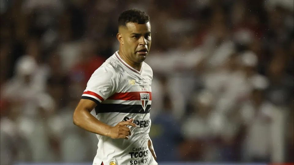 Corinthians envia lista de troca por Alisson, mas São Paulo não se anima