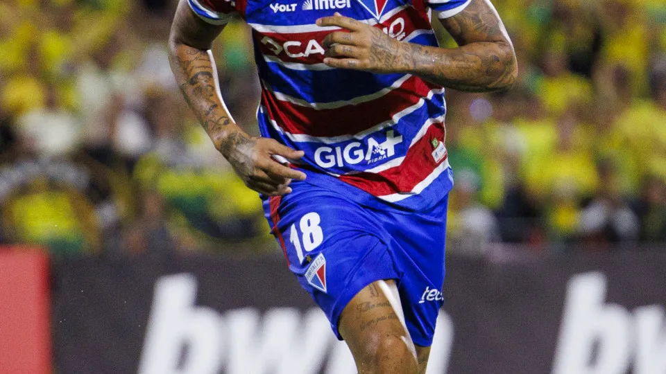 Deyverson acerta rescisão com o Fortaleza; custos eram de R$ 800 mil