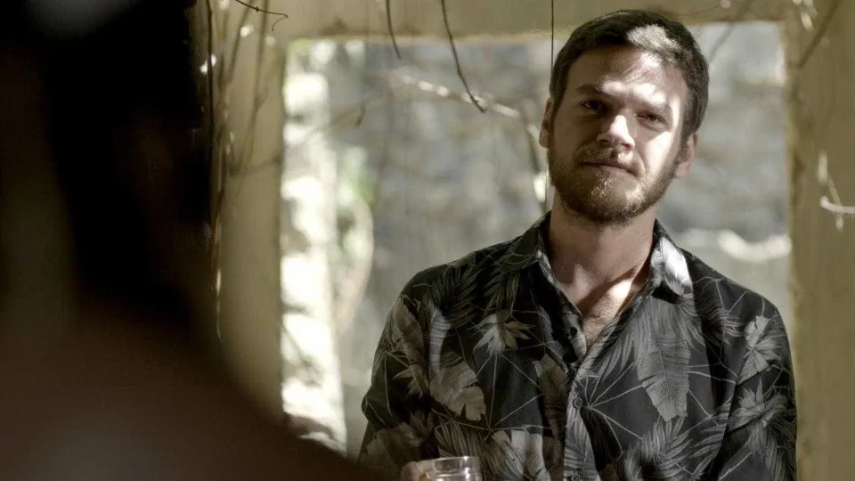 Emilio Dantas diz que sofreu golpe ao fazer compra na Amazon