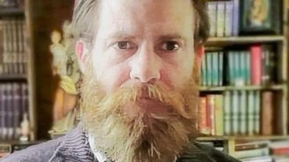 Ex-astro mirim de ‘Os Batutinhas’ escolhe vida simples em voto de pobreza