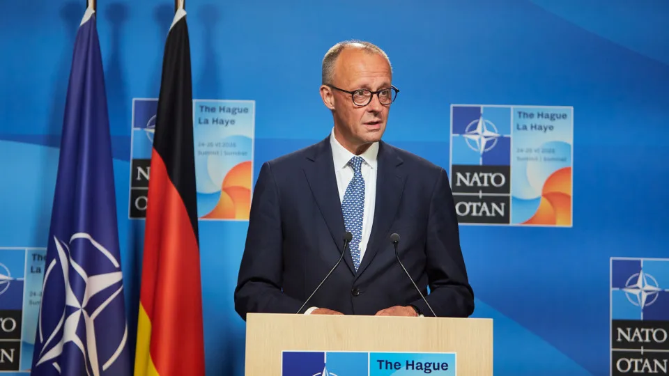 Merz diz que tentará reunião com Trump em Davos e cita possível retaliação europeia